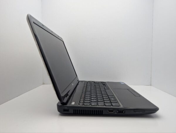 Ноутбук Dell Inspiron N5110 / 15.6" (1366x768) TN / Intel Core i3-2350M (2 (4) ядра по 2.3 GHz) / 6 GB DDR3 / 500 GB HDD / nVidia GeForce GT 525M, 1 GB GDDR3, 128-bit / WebCam / DVD-ROM - Зображення 4