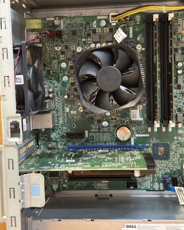Ігровий ПК Dell OptiPlex 7050 Tower / Intel Core i7-7700 (4 (8) ядра по 3.6 - 4.2 GHz) / 16 GB DDR4 / 240 GB SSD / AMD Radeon R7 450, 4 GB GDDR5, 128-bit / 240W / DVD-ROM / DisplayPort - Зображення 11
