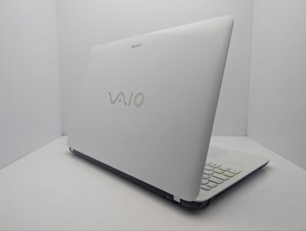 Ноутбук Sony Vaio SVF152 / 15.6" (1366x768) TN / Intel Pentium 2117U (2 ядра по 1.8 GHz) / 8 GB DDR3 / 1000 GB HDD / Intel HD Graphics 2500 / WebCam / DVD-ROM - Зображення 8
