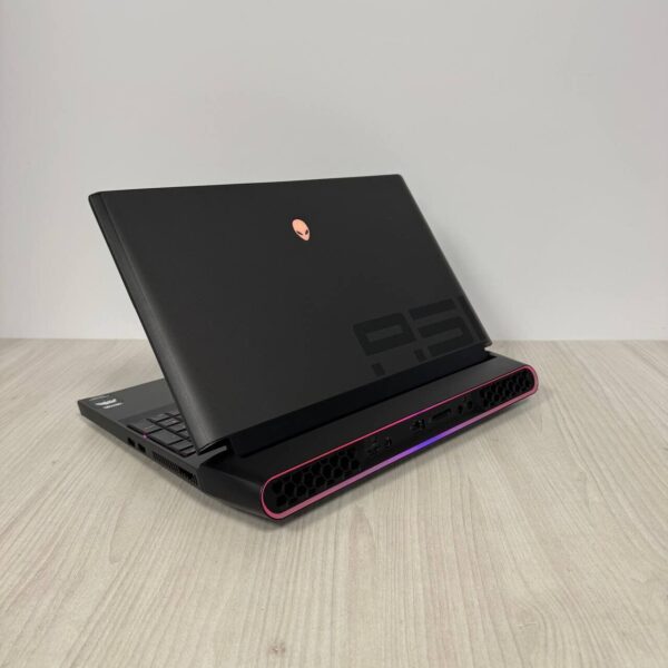 Ігровий ноутбук Б-клас Dell Alienware Area 51m / 17.3" (1920x1080) IPS / Intel Core i7-9700K (8 ядер по 3.6 - 4.9 GHz) / 16 GB DDR4 / 512 GB SSD M.2 + 1000 GB HDD / nVidia GeForce RTX 2060, 6 GB GDDR6, 192-bit / WebCam - Зображення 6