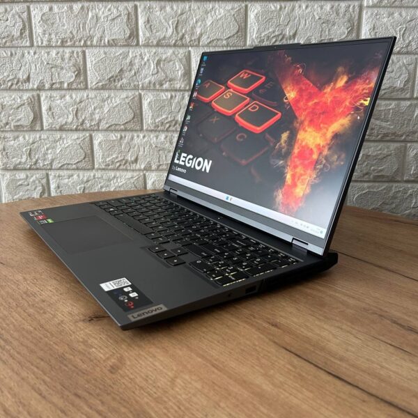Ігровий ноутбук Lenovo Legion 5 Pro 16ACH6H / 16" (2560x1600) IPS / AMD Ryzen 7 5800H (8 (16) ядер по 3.2 - 4.4 GHz) / 16 GB DDR4 / 1000 GB SSD NVMe / nVidia GeForce RTX 3070, 8 GB GDDR6, 256-bit / WebCam - Зображення 5
