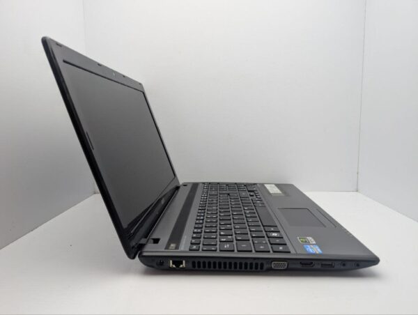 Ноутбук Acer Aspire 5755G / 15.6" (1366x768) TN / Intel Core i5-2450M (2 (4) ядра по 2.5 - 3.1 GHz) / 8 GB DDR3 / 1000 GB HDD / nVidia GeForce GT 630M, 1 GB GDDR5, 128-bit / WebCam / DVD-ROM - Зображення 4