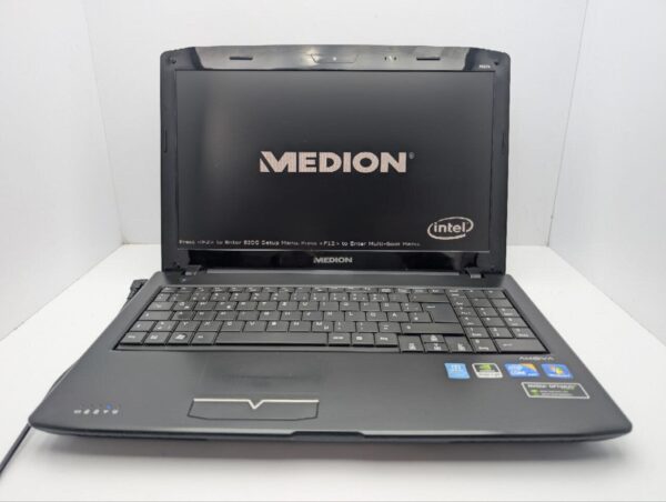 Ноутбук Medion Akoya P6624 / 15.6" (1366x768) TN / Intel Core i3-370M (2 (4) ядра по 2.4 - 2.5 GHz) / 6 GB DDR3 / 750 GB HDD / nVidia GeForce GT 425M, 1 GB GDDR3, 128-bit / WebCam / АКБ не тримає - Зображення 3
