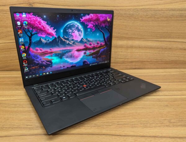 Ультрабук Lenovo ThinkPad X1 Carbon Gen8 / 14" (1920x1080) IPS / Intel Core i5-10210U (4 (8) ядра по 1.6 - 4.2 GHz) / 8 GB DDR4 / 512 GB SSD / Intel UHD Graphics / WebCam / Windows 10 - Зображення 4