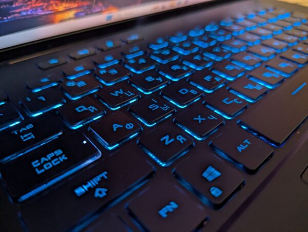 Ігровий ноутбук Б-клас Asus ROG Zephyrus M16 GU603ZW / 16" (1920x1200) IPS / Intel Core i9-12900H (14 (20) ядер по 3.8 - 5.0 GHz) / 16 GB DDR5 / 512 GB SSD / nVidia GeForce RTX 3070 Ti, 8 GB GDDR6X, 256-bit / WebCam / Windows 11 - Зображення 6