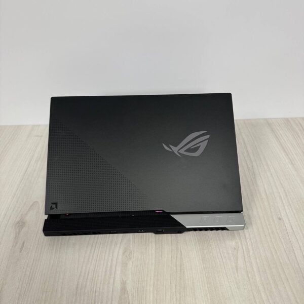 Ігровий ноутбук Б-клас Asus ROG Strix G15 Advantage Edition G513QY / 15.6" (2560x1440) IPS / AMD Ryzen 9 5980HX (8 (16) ядер по 3.3 - 4.8 GHz) / 16 GB DDR4 / 512 GB SSD NVMe / AMD Radeon RX 6800M, 12 GB GDDR6, 192-bit - Зображення 3