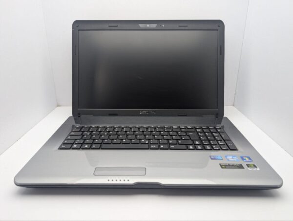 Ноутбук Medion Akoya P7624 / 17.3" (1600x900) TN / Intel Core i5-2450M (2 (4) ядра по 2.5 - 3.1 GHz) / 6 GB DDR3 / 1000 GB HDD / nVidia GeForce GT 630M, 1 GB GDDR3, 128-bit / WebCam / АКБ не держит - Зображення 3