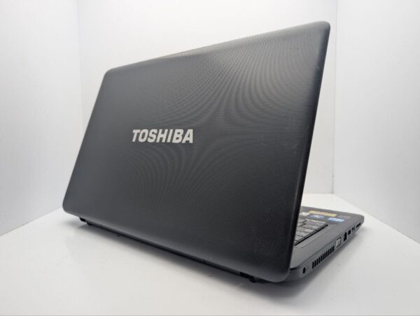 Ноутбук Toshiba Satellite Pro L770 / 17.3" (1600x900) TN / Intel Core i3-2330M (2 (4) ядра по 2.2 GHz) / 6 GB DDR3 / 500 GB HDD / Intel HD Graphics 3000 / WebCam / DVD-ROM - Зображення 8