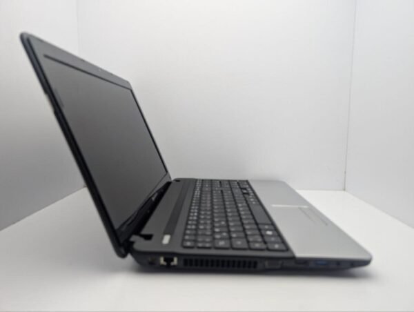 Ноутбук Packard Bell EasyNote TE11BZ / 15.6" (1366x768) TN / AMD E1-1200 (2 ядра по 1.4 GHz) / 6 GB DDR3 / 120 GB SSD / AMD Radeon HD 7310 Graphics / WebCam / DVD-ROM - Зображення 4