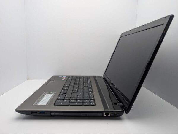 Ноутбук Acer Aspire 7750G / 17.3" (1600x900) TN / Intel Core i5-2450M (2 (4) ядра по 2.5 - 3.1 GHz) / 8 GB DDR3 / 120 GB SSD + 500 GB HDD / AMD Radeon HD 7670M, 1 GB GDDR3, 128-bit / WebCam / DVD-ROM - Зображення 5