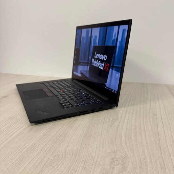 Ігровий ультрабук Lenovo ThinkPad X1 Extreme / 15.6" (3840x2160) IPS / Intel Core i7-8850H (6 (12) ядер по 2.6 - 4.3 GHz) / 16 GB DDR4 / 512 GB SSD NVMe / nVidia GeForce GTX 1050 Ti Max-Q, 4 GB GDDR5, 128-bit / WebCam - Зображення 5
