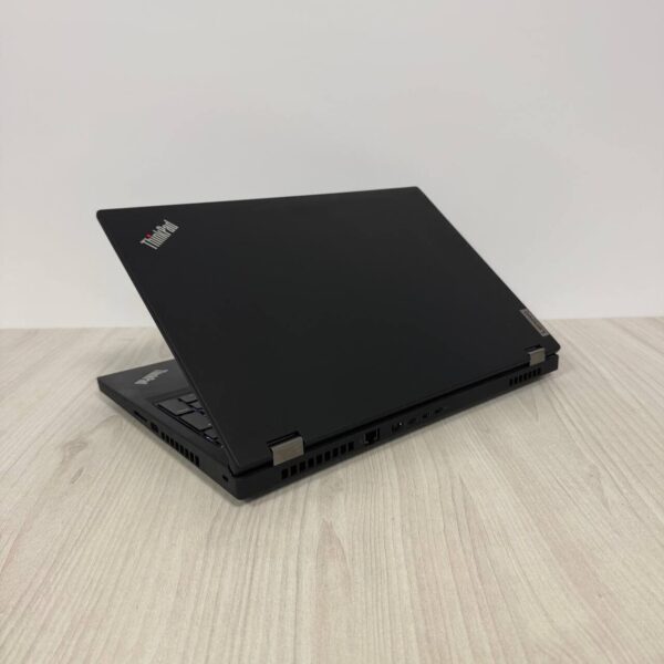 Мобільна робоча станція Lenovo ThinkPad P15 Gen 2 / 15.6" (1920x1080) IPS / Intel Core i7-11800H (8 (16) ядер по 2.3 - 4.6 GHz) / 32 GB DDR4 / 1000 GB SSD NVMe / nVidia RTX A4000, 8 GB GDDR6, 256-bit / WebCam - Зображення 6