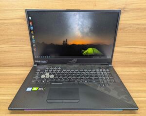 Ігровий ноутбук Б-клас Asus ROG Strix GL704G / 17.3" (1920x1080) IPS / Intel Core i7-8750H (6 (12) ядер по 2.2 - 4.1 GHz) / 16 GB DDR4 / 512 GB SSD + 256 GB SSD / nVidia GeForce RTX 2070, 8 GB GDDR6, 256-bit / HDMI / Windows 10