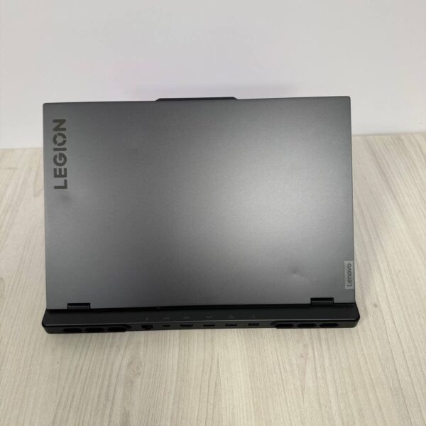 Ігровий ноутбук Б-клас Lenovo Legion Pro 7 16IRX8H / 16" (2560x1600) IPS / Intel Core i9-13900HX (24 (32) ядра по 3.9 - 5.4 GHz) / 32 GB DDR5 / 1000 GB SSD NVMe / nVidia GeForce RTX 4090, 16 GB GDDR6, 256-bit / WebCam - Зображення 3