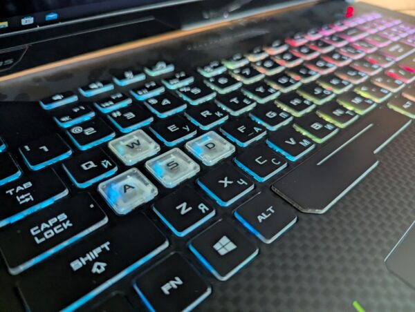 Ігровий ноутбук Б-клас Asus ROG Strix GL704G / 17.3" (1920x1080) IPS / Intel Core i7-8750H (6 (12) ядер по 2.2 - 4.1 GHz) / 16 GB DDR4 / 512 GB SSD + 256 GB SSD / nVidia GeForce RTX 2070, 8 GB GDDR6, 256-bit / HDMI / Windows 10 - Зображення 7