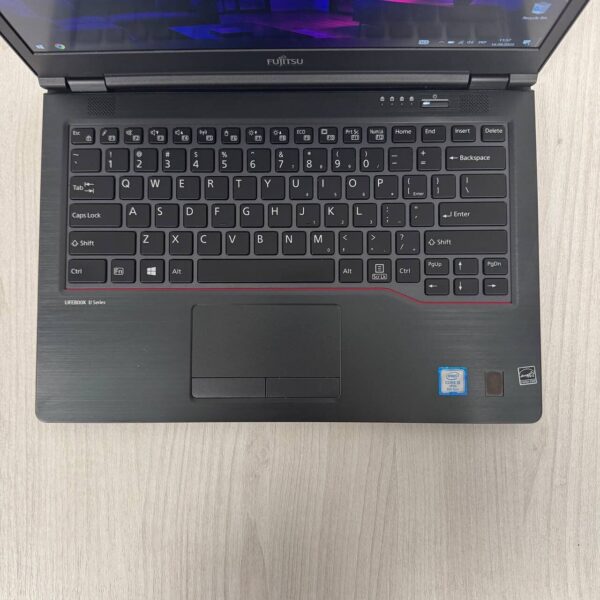Ноутбук Fujitsu LifeBook U749 / 14" (1920x1080) IPS / Intel Core i5-8365U (4 (8) ядра по 1.6 - 4.1 GHz) / 8 GB DDR4 / 256 GB SSD NVMe / Intel UHD Graphics 620 / WebCam - Зображення 7
