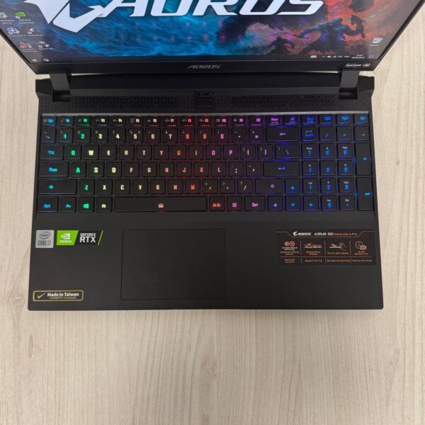 Ігровий ноутбук Б-клас Gigabyte Aorus 15G YC / 15.6" (1920x1080) IPS / Intel Core i7-10870H (8 (16) ядер по 2.2 - 5.0 GHz) / 16 GB DDR4 / 1000 GB SSD NVMe / nVidia GeForce RTX 3080, 16 GB GDDR6, 256-bit / WebCam - Зображення 7