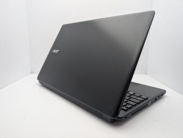 Ноутбук Acer Aspire E1-530 / 15.6" (1366x768) TN / Intel Pentium 2117U (2 ядра по 1.8 GHz) / 8 GB DDR3 / 320 GB HDD / Intel HD Graphics / WebCam / DVD-ROM - Зображення 8