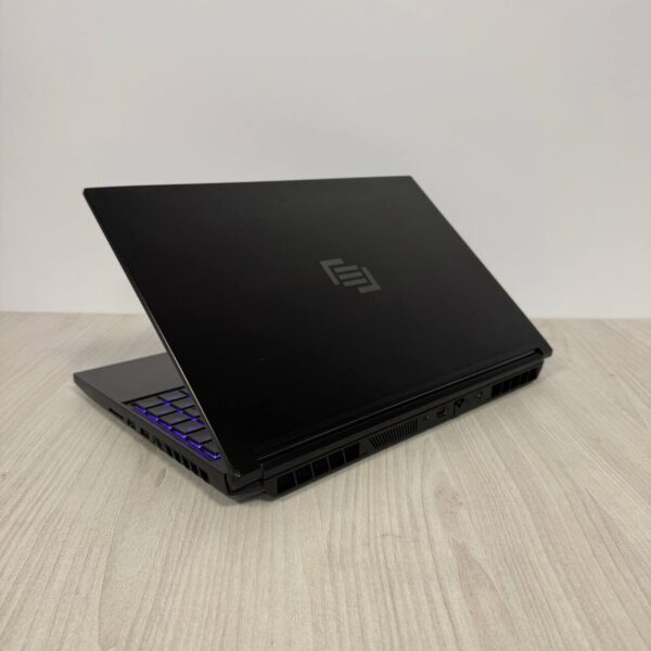 Ігровий ноутбук Б-клас Maingear Vector Pro 2 MG-VCP2-15I3070T / 15.6" (2560x1440) IPS / Intel Core i9-12900H (14 (20) ядер по 3.8 - 5.0 GHz) / 16 GB DDR5 / 512 GB SSD NVMe / nVidia GeForce RTX 3070 Ti, 8 GB GDDR6, 256-bit / WebCam - Зображення 6