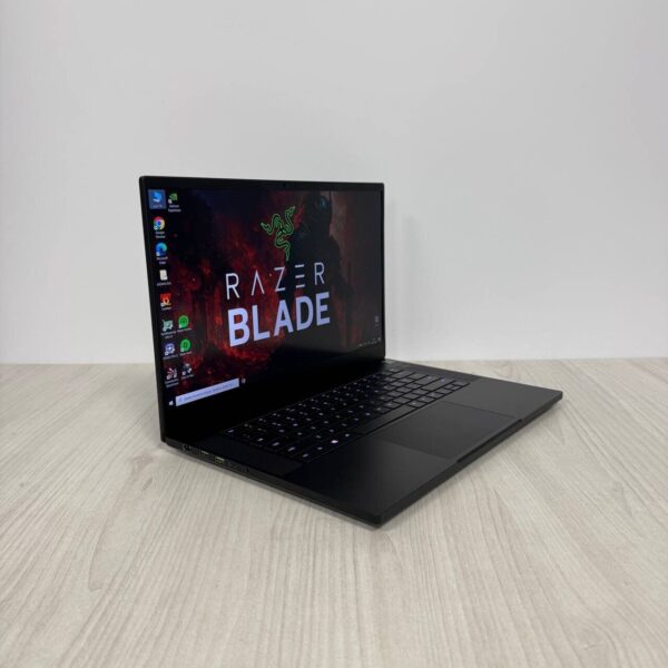 Ігровий ноутбук Б-клас Razer Blade 15 RZ09-0409 / 15.6" (1920x1080) IPS / Intel Core i7-10875H (8 (16) ядер по 2.3 - 5.1 GHz) / 16 GB DDR4 / 1000 GB SSD NVMe / nVidia GeForce RTX 2080 Super Max-Q, 8 GB GDDR6, 256-bit / WebCam - Зображення 4