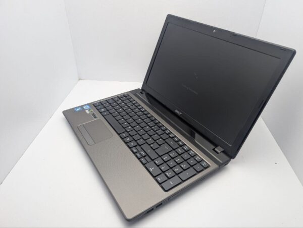 Ноутбук Acer Aspire E1-531G / 15.6" (1366x768) TN / Intel Core i3-2310M (2 (4) ядра по 2.1 GHz) / 6 GB DDR3 / 1000 GB HDD / nVidia GeForce GT 520M, 1 GB GDDR3, 64-bit / WebCaM / DVD-ROM - Зображення 7