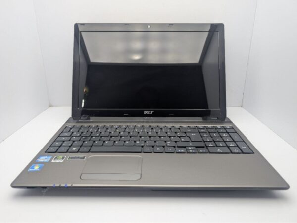 Ноутбук Acer Aspire E1-531G / 15.6" (1366x768) TN / Intel Core i3-2310M (2 (4) ядра по 2.1 GHz) / 6 GB DDR3 / 1000 GB HDD / nVidia GeForce GT 520M, 1 GB GDDR3, 64-bit / WebCaM / DVD-ROM - Зображення 3