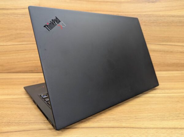 Ультрабук Lenovo ThinkPad X1 Carbon Gen8 / 14" (1920x1080) IPS / Intel Core i5-10210U (4 (8) ядра по 1.6 - 4.2 GHz) / 8 GB DDR4 / 512 GB SSD / Intel UHD Graphics / WebCam / Windows 10 - Зображення 7