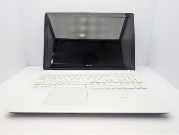 Ноутбук Sony Vaio SVF152 / 15.6" (1366x768) TN / Intel Pentium 2117U (2 ядра по 1.8 GHz) / 8 GB DDR3 / 1000 GB HDD / Intel HD Graphics 2500 / WebCam / DVD-ROM - Зображення 3