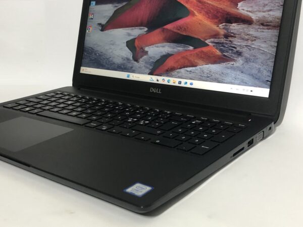 Ноутбук Dell Latitude 3500 / 15.6" (1920x1080) TN / Intel Core i3-8145U (2 (4) ядра по 2.1 - 3.9 GHz) / 8 GB DDR4 / 256 GB SSD / Intel UHD Graphics 620 / WebCam / Win 11 Pro - Зображення 9