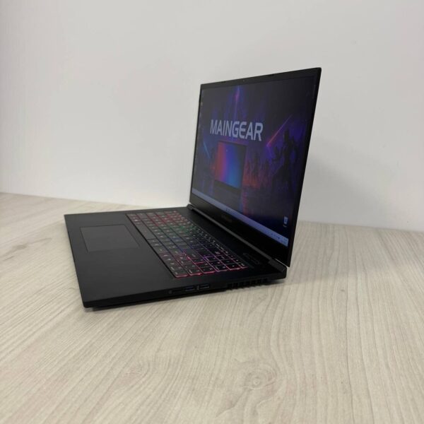 Ігровий ультрабук Б-клас MainGear Vector Pro MG-VCP17A / 17.3" (2560x1440) IPS / AMD Ryzen 9 5900HX (8 (16) ядер по 3.3 - 4.6 GHz) / 16 GB DDR4 / 1000 GB SSD NVMe / nVidia GeForce RTX 3070, 8 GB GDDR6, 256-bit / WebCam - Зображення 5