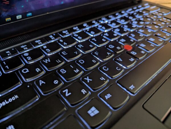 Ультрабук Lenovo ThinkPad X1 Carbon Gen8 / 14" (1920x1080) IPS / Intel Core i5-10210U (4 (8) ядра по 1.6 - 4.2 GHz) / 8 GB DDR4 / 512 GB SSD / Intel UHD Graphics / WebCam / Windows 10 - Зображення 6