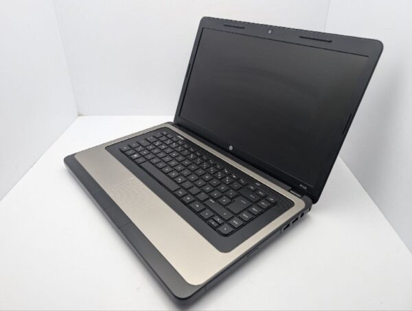 Ноутбук HP 655 / 15.6" (1366x768) TN / AMD E-450 (2 ядра по 1.6 GHz) / 6 GB DDR3 / 120 GB SSD / AMD Radeon HD 6320 Graphics / WebCam / DVD-ROM - Зображення 5