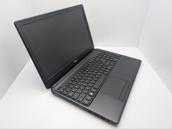 Ноутбук Acer Aspire E1-530 / 15.6" (1366x768) TN / Intel Pentium 2117U (2 ядра по 1.8 GHz) / 8 GB DDR3 / 320 GB HDD / Intel HD Graphics / WebCam / DVD-ROM - Зображення 6