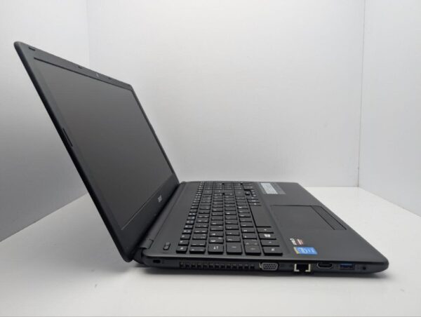 Ноутбук Acer Aspire E1-572G / 15.6" (1366x768) TN / Intel Core i5-4200U (2 (4) ядра по 1.6 - 2.6 GHz) / 8 GB DDR3 / 240 GB SSD / Intel HD Graphics 4400 / WebCam / DVD-ROM - Зображення 4
