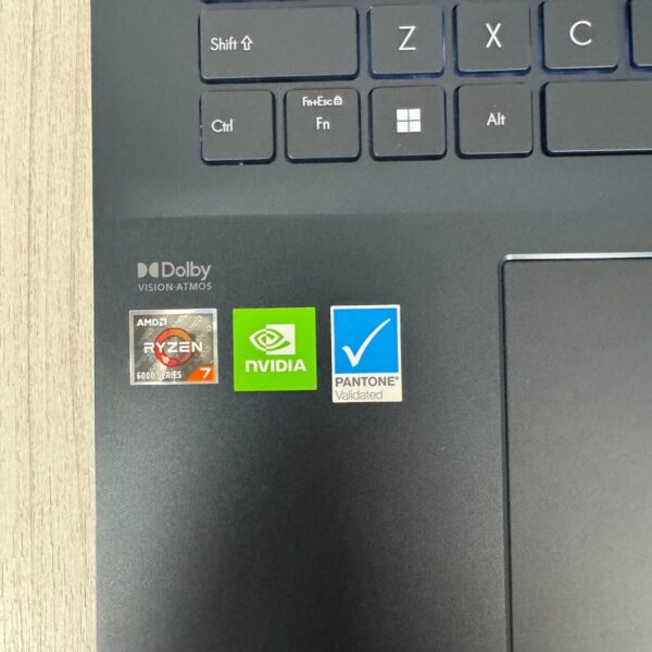 Ігровий ноутбук Asus ZenBook Pro 17 UM6702R / 17.3" (2560x1440) IPS Touch / AMD Ryzen 7 6800H (8 (16) ядер по 3.2 - 4.7 GHz) / 16 GB DDR5 / 512 GB SSD NVMe / nVidia GeForce RTX 3050, 4 GB GDDR6, 128-bit / WebCam - Зображення 8