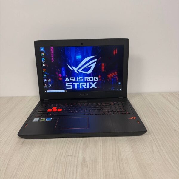 Ігровий ноутбук Б-клас Asus ROG Strix GL502VSK / 15.6" (1920x1080) IPS / Intel Core i7-7700HQ (4 (8) ядра по 2.8 - 3.8 GHz) / 16 GB DDR4 / 256 GB SSD NVMe / nVidia GeForce GTX 1070, 8 GB GDDR5, 256-bit / WebCam - Зображення 2