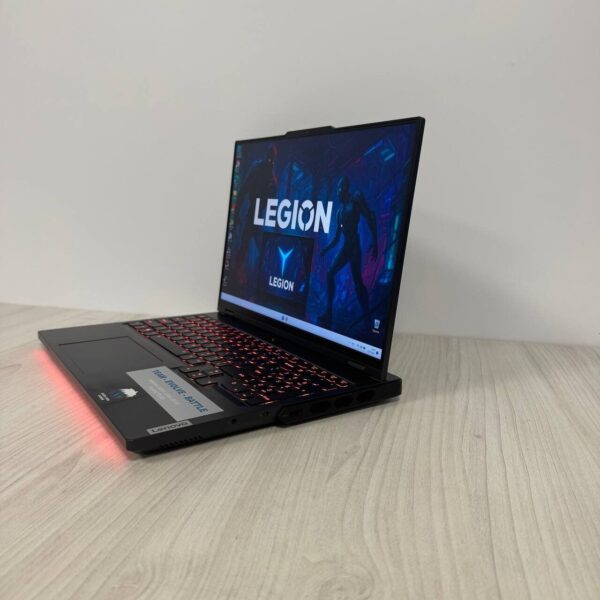 Ігровий ноутбук Б-клас Lenovo Legion Pro 7 16IRX8H / 16" (2560x1600) IPS / Intel Core i9-13900HX (24 (32) ядра по 3.9 - 5.4 GHz) / 32 GB DDR5 / 1000 GB SSD NVMe / nVidia GeForce RTX 4090, 16 GB GDDR6, 256-bit / WebCam - Зображення 5