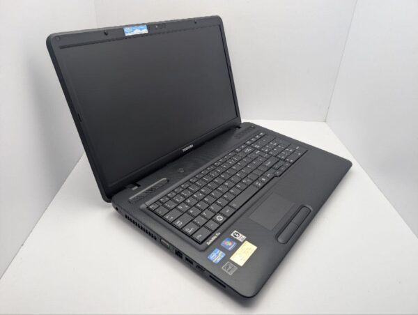 Ноутбук Toshiba Satellite Pro L770 / 17.3" (1600x900) TN / Intel Core i3-2330M (2 (4) ядра по 2.2 GHz) / 6 GB DDR3 / 500 GB HDD / Intel HD Graphics 3000 / WebCam / DVD-ROM - Зображення 6