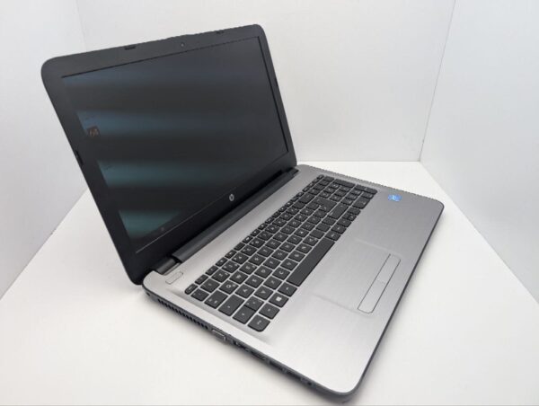 Ноутбук HP 250 G5 / 15.6" (1366x768) TN / Intel Celeron N3060 (2 ядра по 1.6 - 2.48 GHz) / 8 GB DDR3 / 120 GB SSD / Intel HD Graphics 400 / WebCam / DVD-ROM - Зображення 5