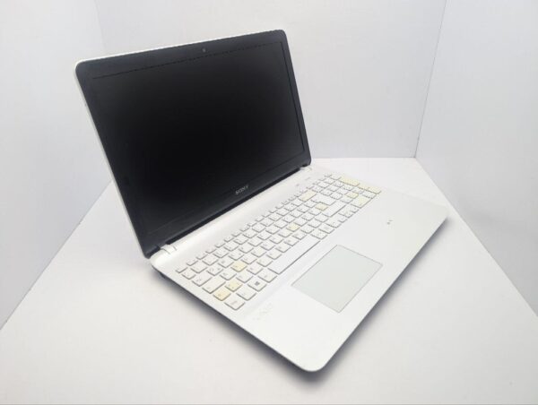 Ноутбук Sony Vaio SVF152 / 15.6" (1366x768) TN / Intel Pentium 2117U (2 ядра по 1.8 GHz) / 8 GB DDR3 / 1000 GB HDD / Intel HD Graphics 2500 / WebCam / DVD-ROM - Зображення 6
