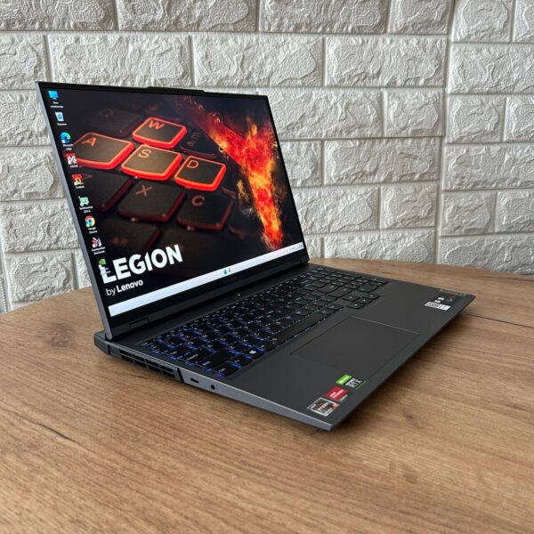 Ігровий ноутбук Lenovo Legion 5 Pro 16ACH6H / 16" (2560x1600) IPS / AMD Ryzen 7 5800H (8 (16) ядер по 3.2 - 4.4 GHz) / 16 GB DDR4 / 1000 GB SSD NVMe / nVidia GeForce RTX 3070, 8 GB GDDR6, 256-bit / WebCam - Зображення 4