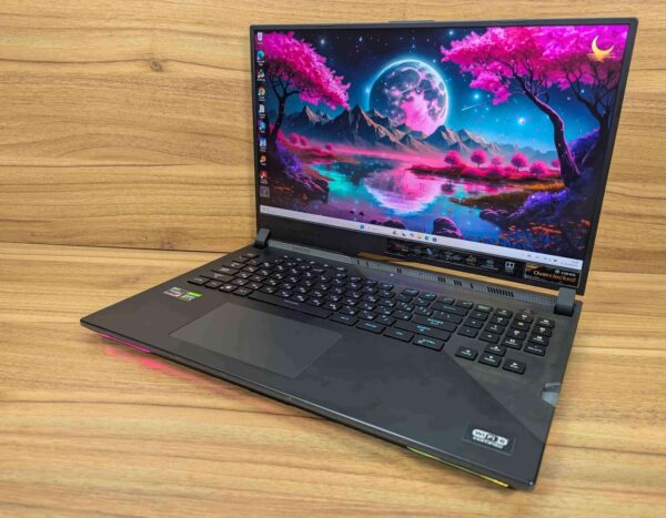 Ігровий ноутбук Asus ROG Strix G733Q / 17.3" (1920x1080) IPS / AMD Ryzen 9 5900HX (8 (16) ядер по 3.3 - 4.6 GHz) / 32 GB DDR4 / 1000 GB SSD / nVidia GeForce RTX 3080, 16 GB GDDR6, 256-bit / Windows 11 - Зображення 5