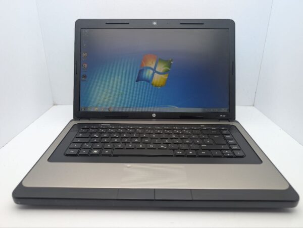 Ноутбук HP 655 / 15.6" (1366x768) TN / AMD E-450 (2 ядра по 1.6 GHz) / 6 GB DDR3 / 120 GB SSD / AMD Radeon HD 6320 Graphics / WebCam / DVD-ROM - Зображення 2