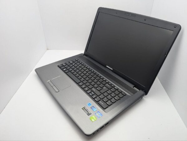 Ноутбук Medion Akoya P7818 / 17.3" (1600x900) TN / Intel Core i3-3110M (2 (4) ядра по 2.4 GHz) / 8 GB DDR3 / 750 GB HDD / nVidia GeForce GT 730M, 2 GB GDDR3, 128-bit / WebCam / DVD-ROM - Зображення 7