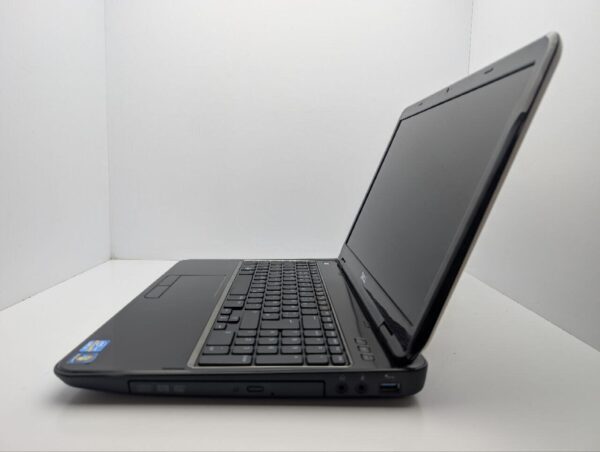 Ноутбук Dell Inspiron N5110 / 15.6" (1366x768) TN / Intel Core i3-2350M (2 (4) ядра по 2.3 GHz) / 6 GB DDR3 / 500 GB HDD / nVidia GeForce GT 525M, 1 GB GDDR3, 128-bit / WebCam / DVD-ROM - Зображення 5