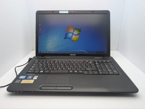Ноутбук Toshiba Satellite Pro L770 / 17.3" (1600x900) TN / Intel Core i3-2330M (2 (4) ядра по 2.2 GHz) / 6 GB DDR3 / 500 GB HDD / Intel HD Graphics 3000 / WebCam / DVD-ROM - Зображення 2