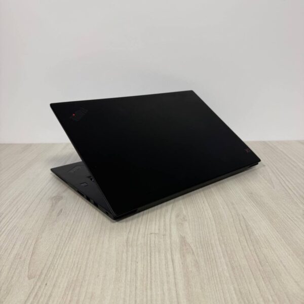 Ігровий ультрабук Lenovo ThinkPad X1 Extreme / 15.6" (3840x2160) IPS / Intel Core i7-8850H (6 (12) ядер по 2.6 - 4.3 GHz) / 16 GB DDR4 / 512 GB SSD NVMe / nVidia GeForce GTX 1050 Ti Max-Q, 4 GB GDDR5, 128-bit / WebCam - Зображення 6