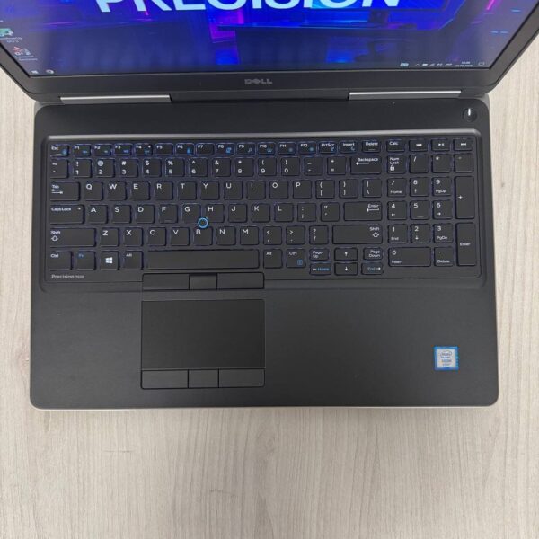Мобільна робоча станція Dell Precision 7520 / 15.6" (1920x1080) IPS / Intel Xeon E3-1545M v5 (4 (8) ядра по 2.9 - 3.8 GHz) / 16 GB DDR4 / 512 GB SSD NVMe / nVidia Quadro M2200, 4 GB GDDR5, 128-bit - Зображення 7