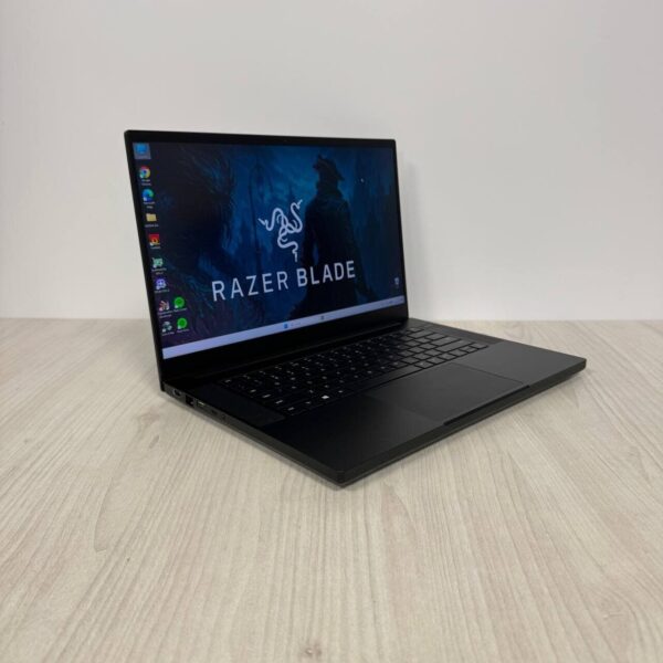 Ігровий ноутбук Б-клас Razer Blade 15 Gaming RZ09-0410 / 15.6" (2560x1440) IPS / Intel Core i7-11800H (8 (16) ядра по 2.3 - 4.6 GHz) / 16 GB DDR4 / 512 GB SSD NVMe / nVidia GeForce RTX 3070, 8 GB GDDR6, 256-bit / WebCam - Зображення 4