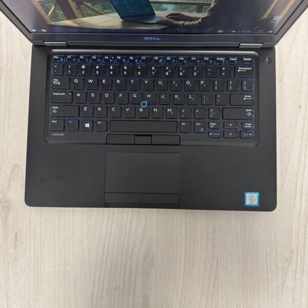 Ультрабук Б-клас Dell Latitude 5480 / 14" (1920x1080) IPS / Intel Core i5-7440HQ (4 ядра по 2.8 - 3.8 GHz) / 8 GB DDR4 / 128 GB SSD M.2 / Intel HD Graphics 630 / WebCam - Зображення 7